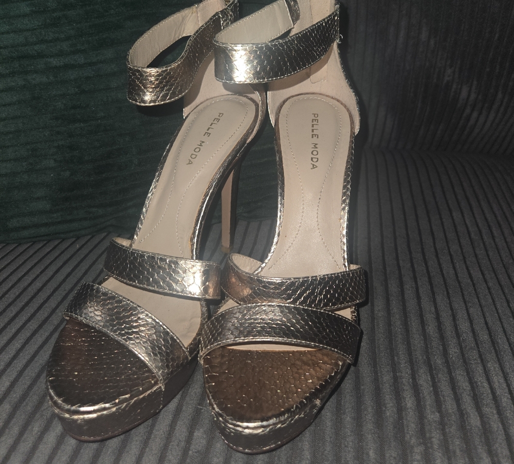 Pelle Moda Gold Textured Heels